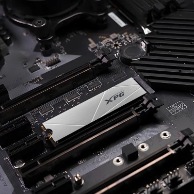 ADATA XPG Gammix S60 SSD 1TB NVMe a 5000MB/s PCIe 4.0 con